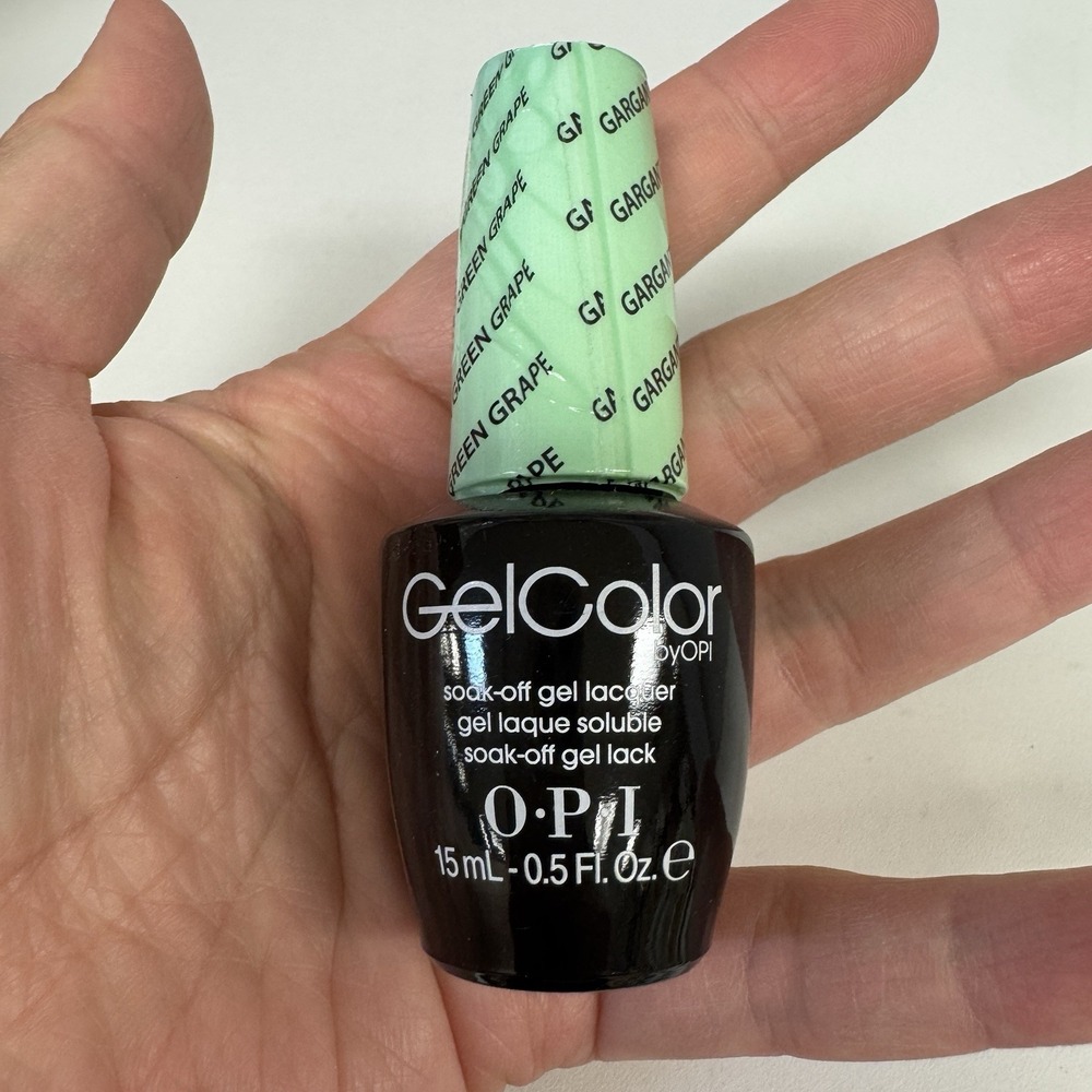 B44 Gargantuan Green Grape by OPI Soak Off Gel Nail Polish (15ml/0.5oz.)